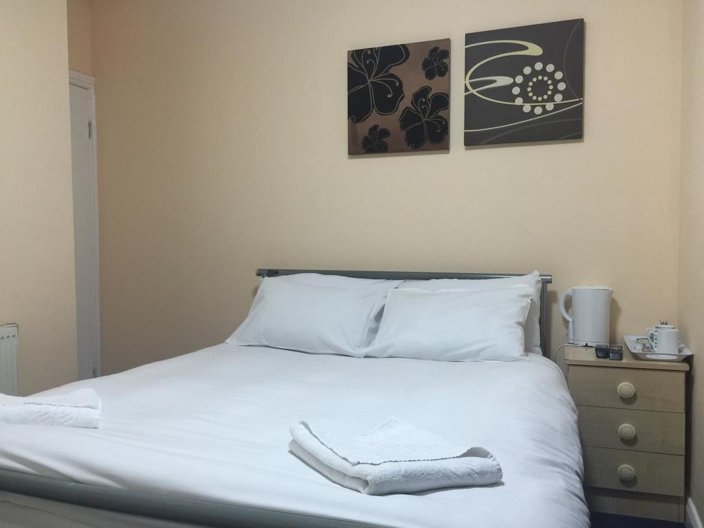 London Olympus Hotel Bagian luar foto